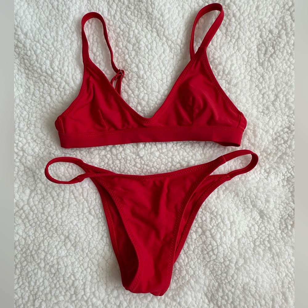 White Fox Xtra Small Red Scrunch Butt Bikini